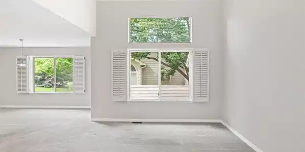 Image 4: Living room