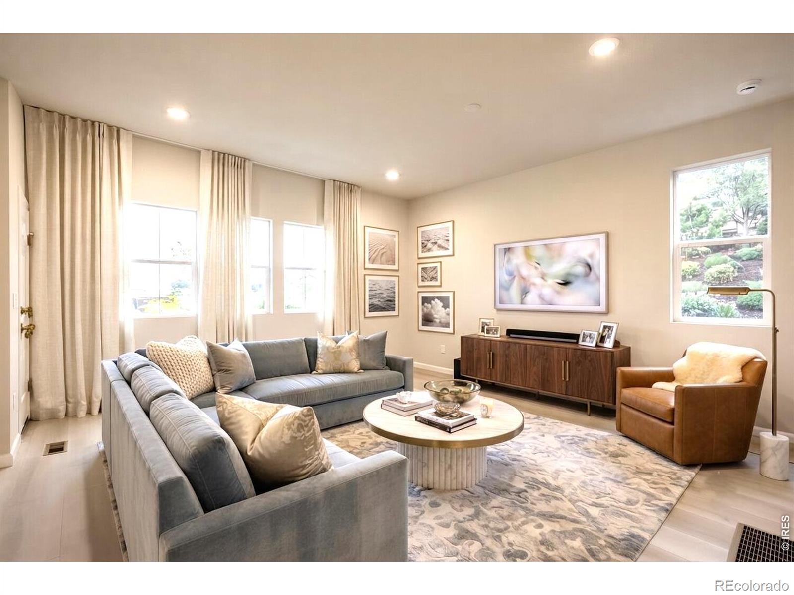 Image 2: Open living room Image 2: Open living room