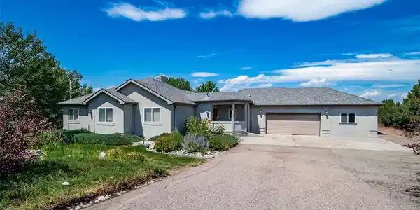 290 Commander Drive