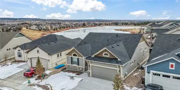 2573 Lakes Edge Drive