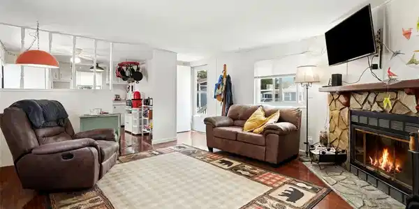 Image 3: Family Room, Entry, Kitchen Image 3: Family Room, Entry, Kitchen