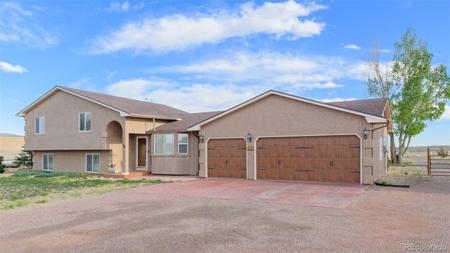 758 E Woodleaf Drive