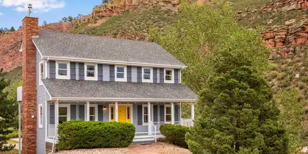 Image 2: Inviting front porch and lots of windows Image 2: Inviting front porch and lots of windows