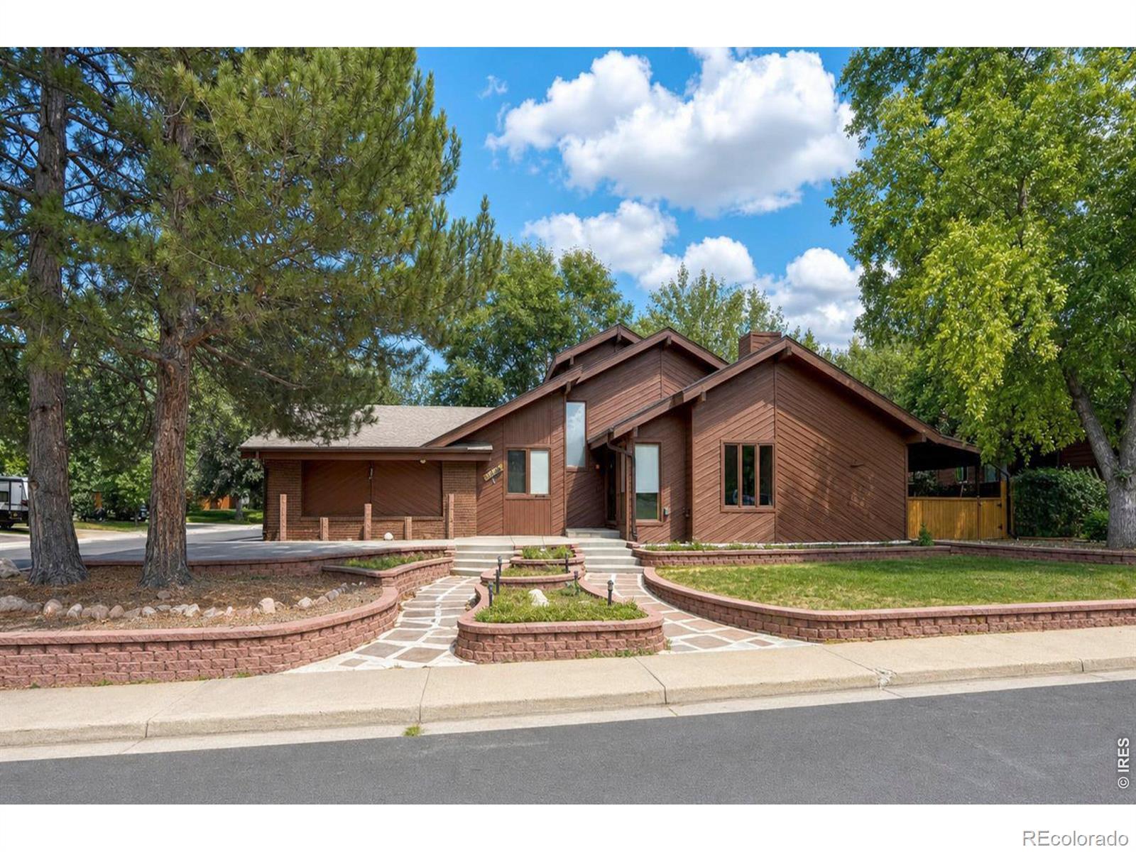 Image 3: house faces west Image 3: house faces west