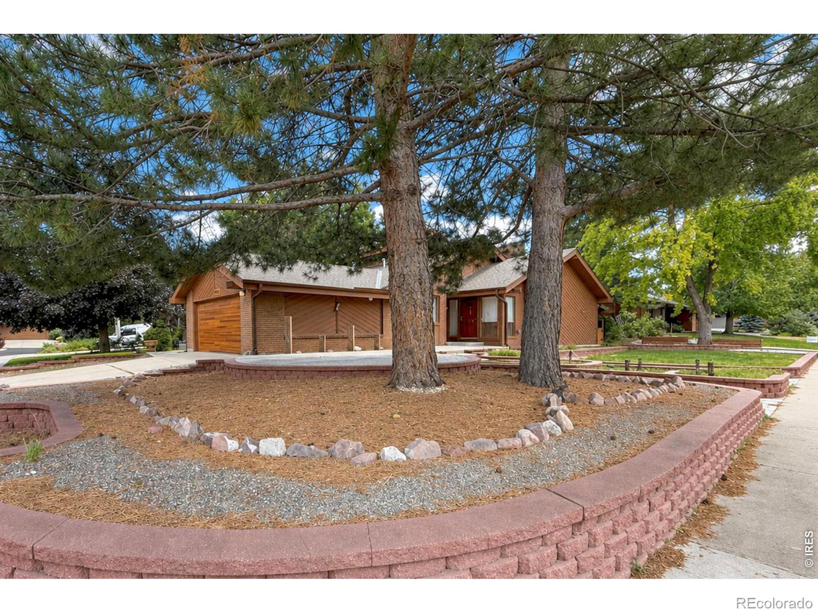 Image 4: front exterior with yard Image 4: front exterior with yard