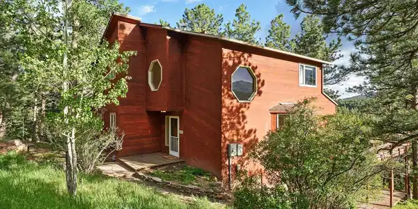 1101 Peakview Circle