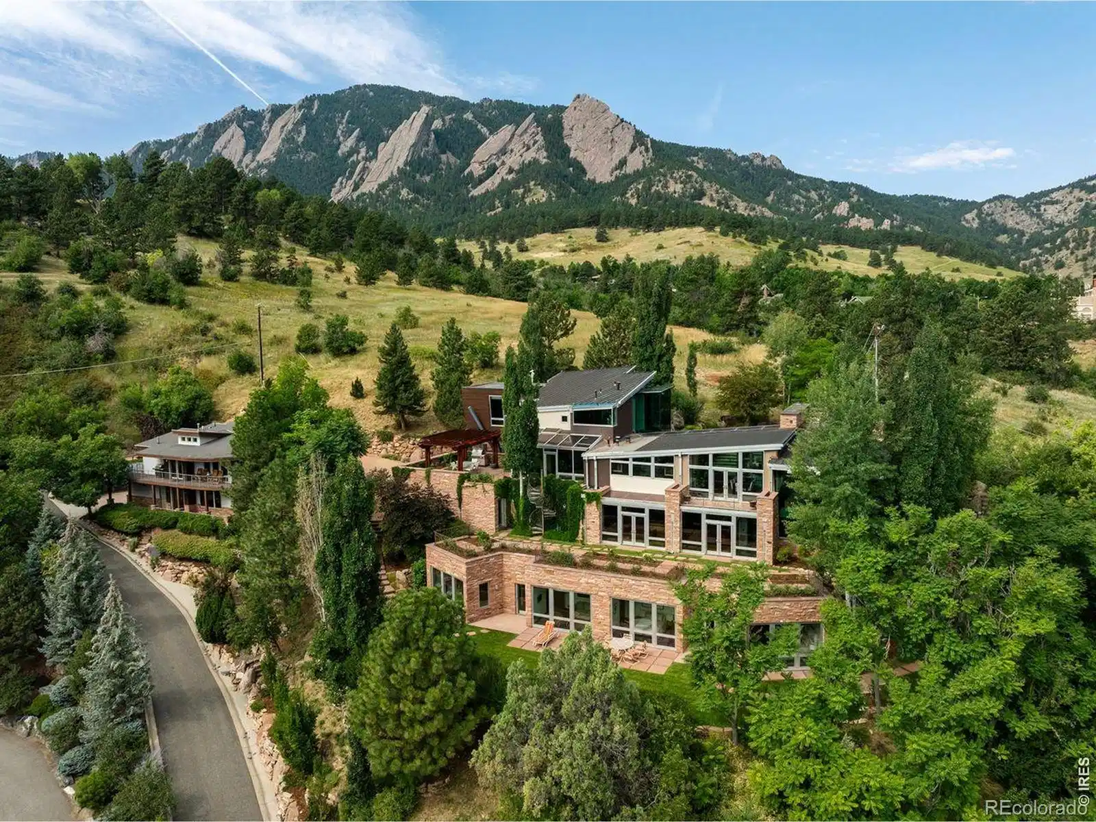 Image 1: Entire compound, Main home and guest house, Chautauqua Park and Flatirons Image 1: Entire compound, Main home and guest house, Chautauqua Park and Flatirons