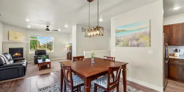 Image 3: Eat-In Kitchen Image 3: Eat-In Kitchen