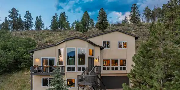 1240 Ponderosa Way