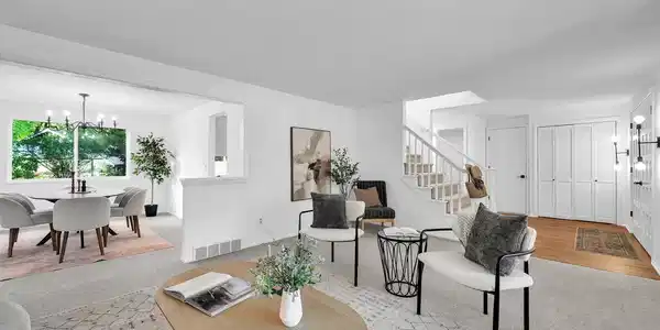 Image 4: Bright, updated interior Image 4: Bright, updated interior