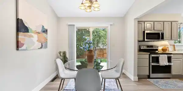 Image 4: Dining room to kitchen Image 4: Dining room to kitchen