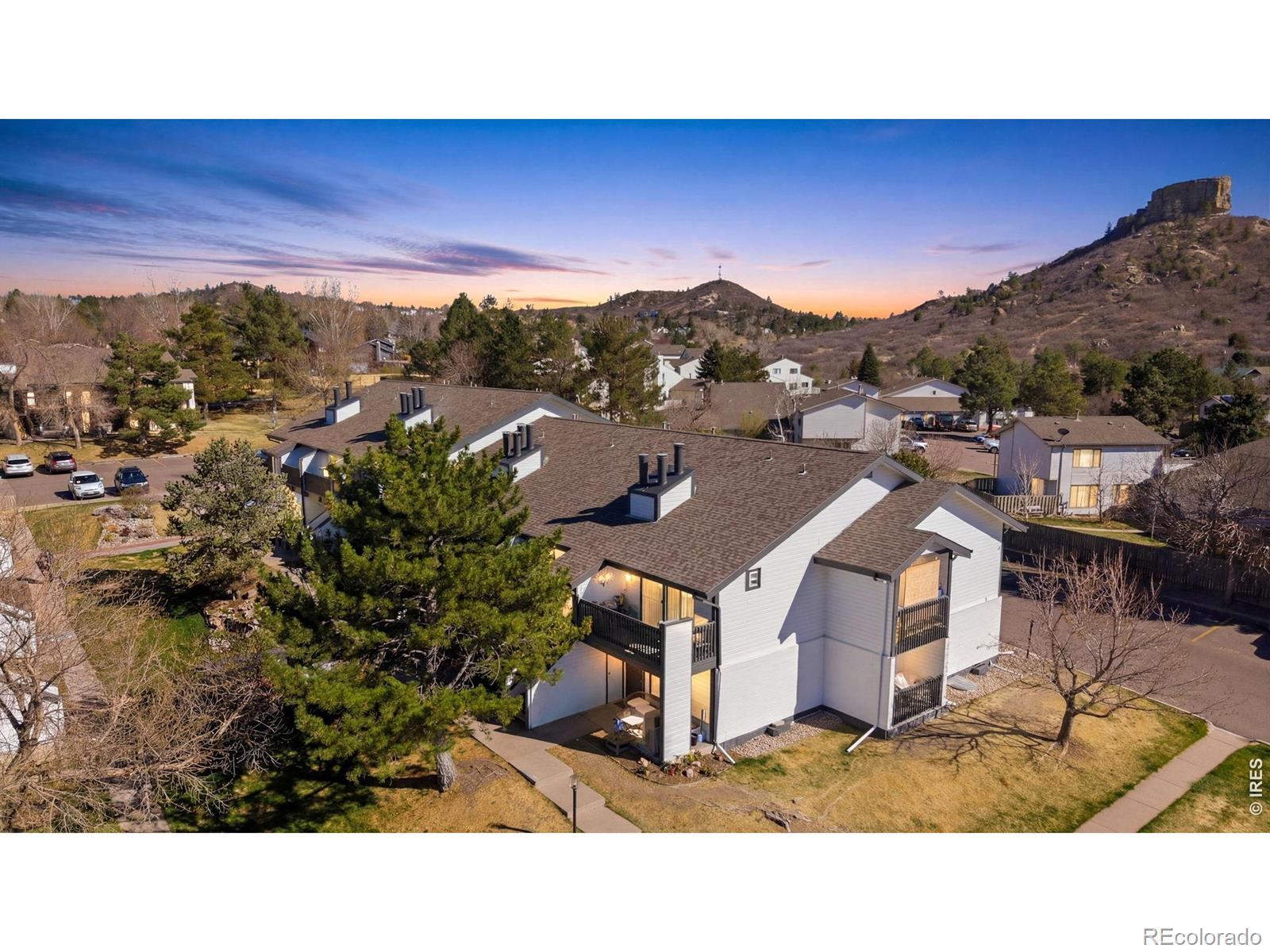 Image 1: In the heart of Castle Rock!