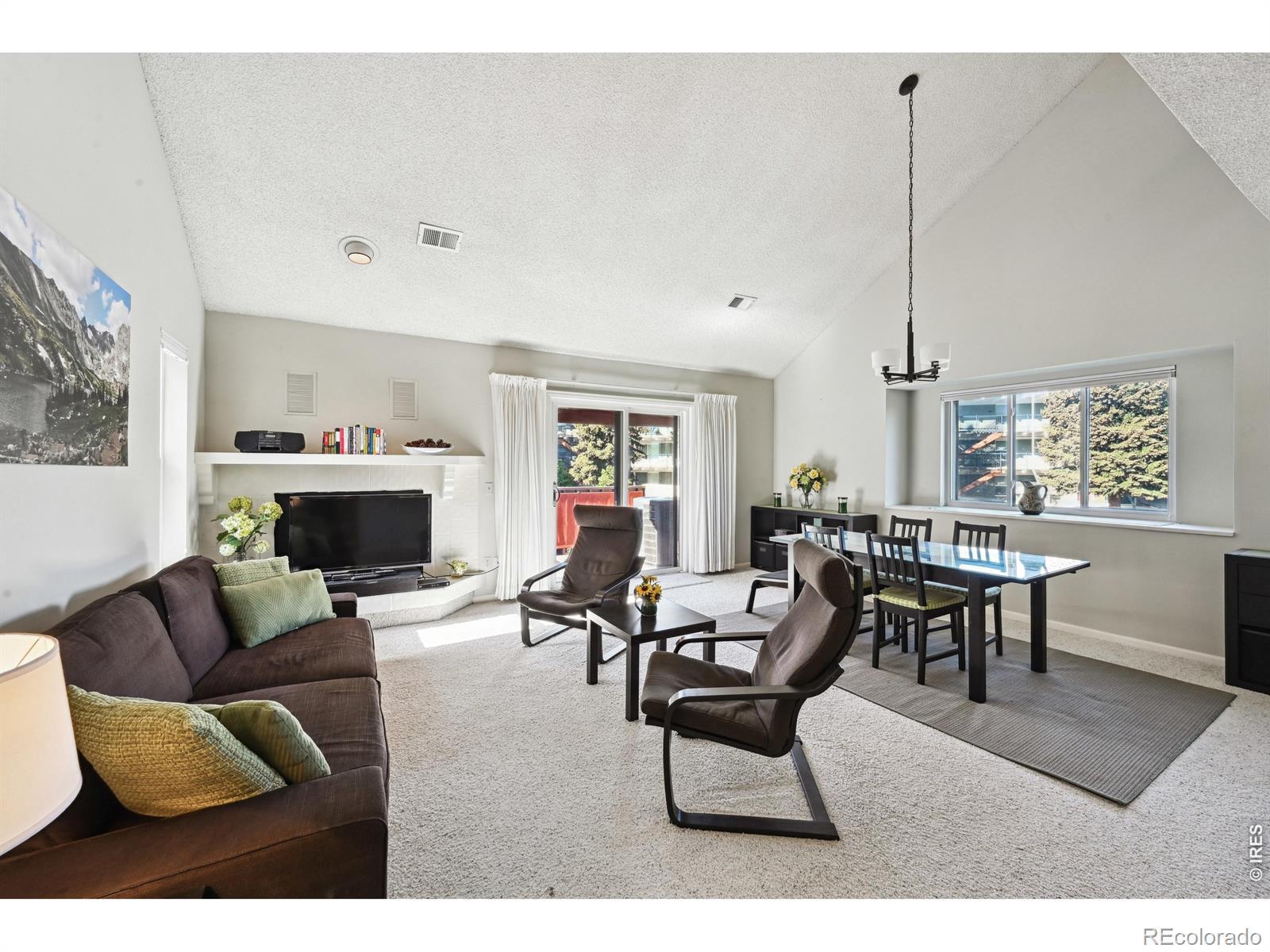 Image 1: Living Room with vaulted ceilings Image 1: Living Room with vaulted ceilings