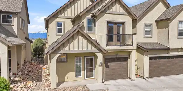 4362 Alder Springs View