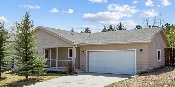 1820 Gray Hawk Court