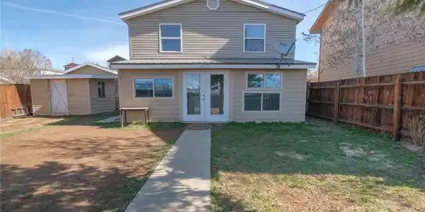 695 E Agate Avenue