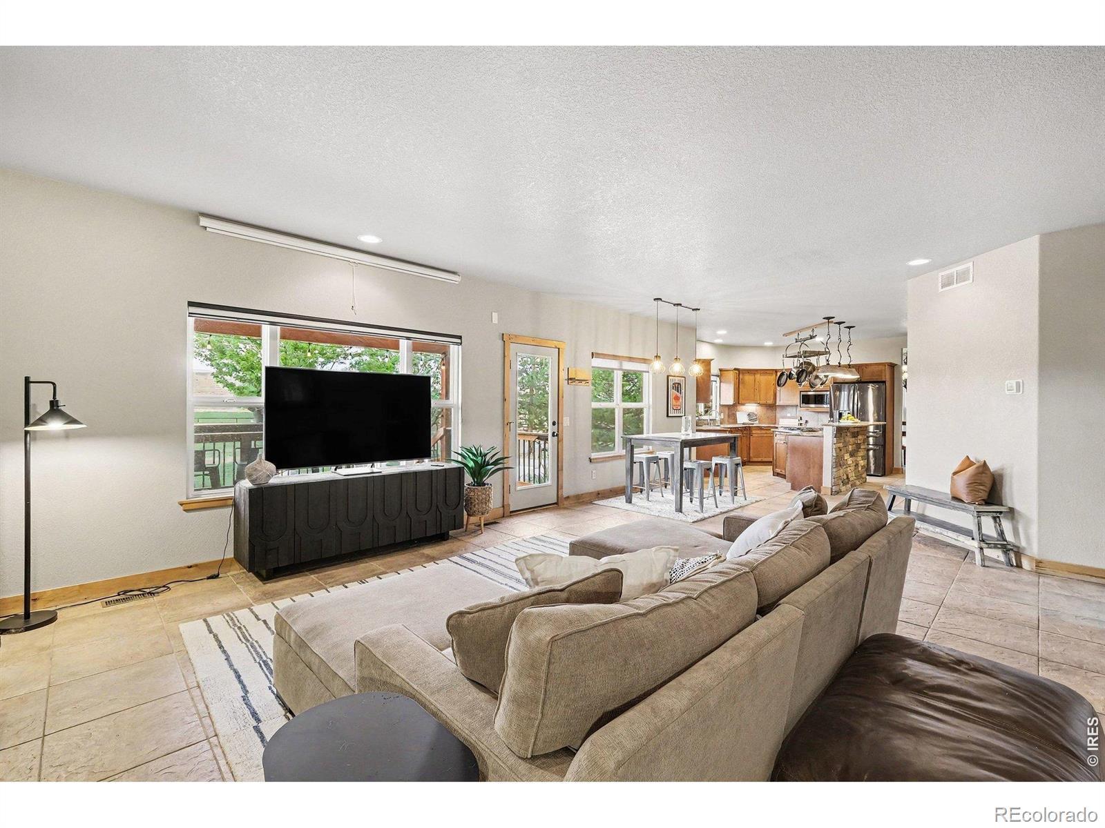 Image 3: Living Room Image 3: Living Room