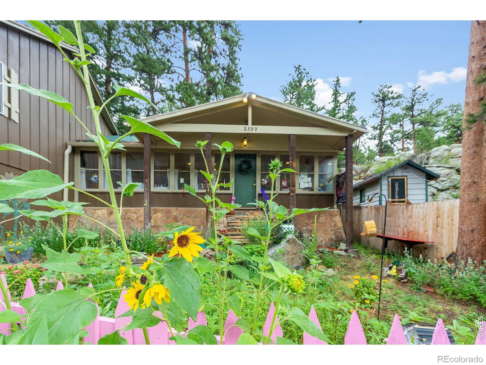 Image 2: Front view of gorgeous cabin Image 2: Front view of gorgeous cabin