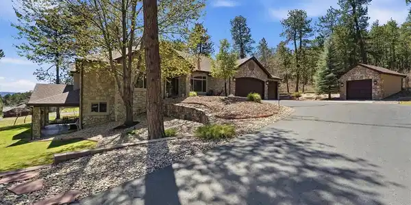 4680 Mohawk Drive