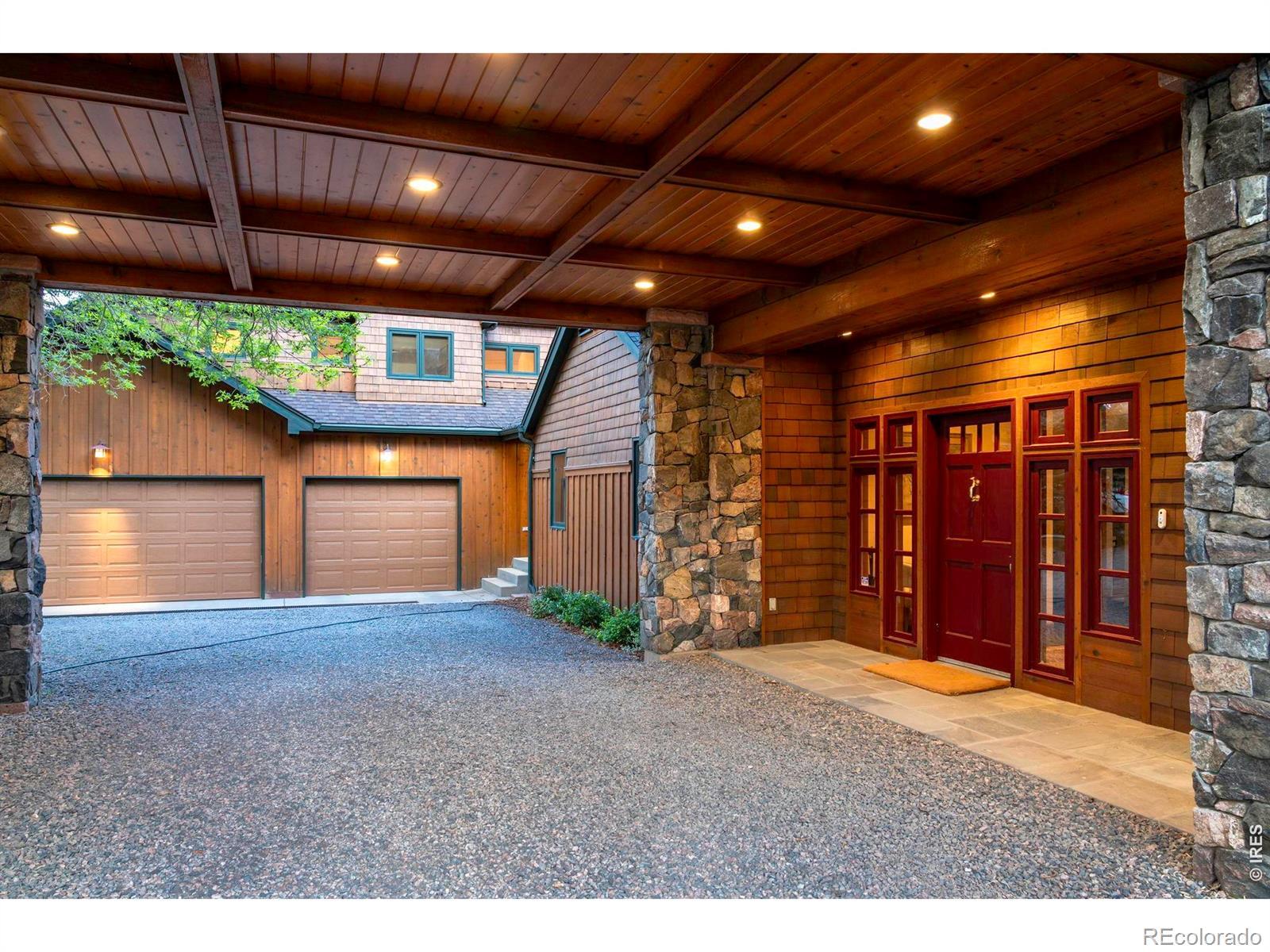 Image 2: Porte-cochere Entrance Image 2: Porte-cochere Entrance