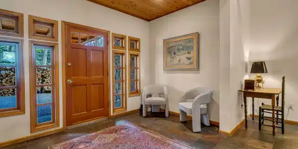 Image 3: Foyer Image 3: Foyer
