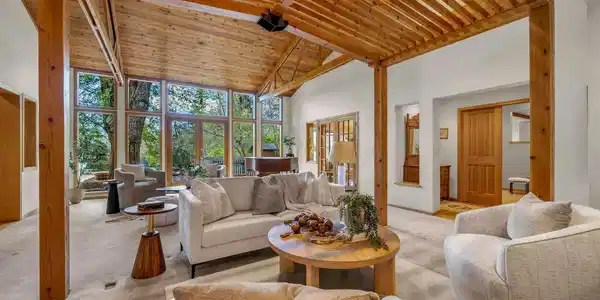 Image 4: Spacious, light-filled living room Image 4: Spacious, light-filled living room