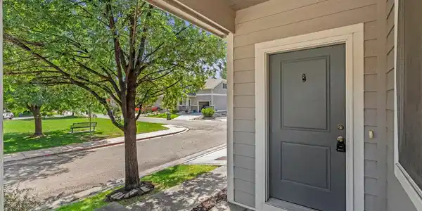 Image 2: Access to greenspace right outside your front door! Image 2: Access to greenspace right outside your front door!