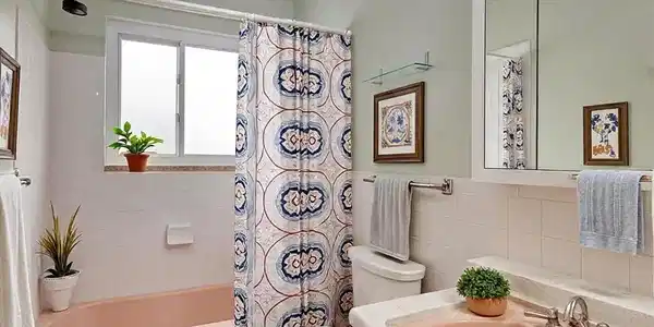 Image 4: virtual staging bathroom Image 4: virtual staging bathroom