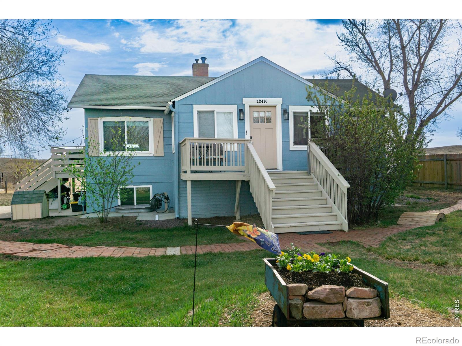 Image 3: Blue House Image 3: Blue House
