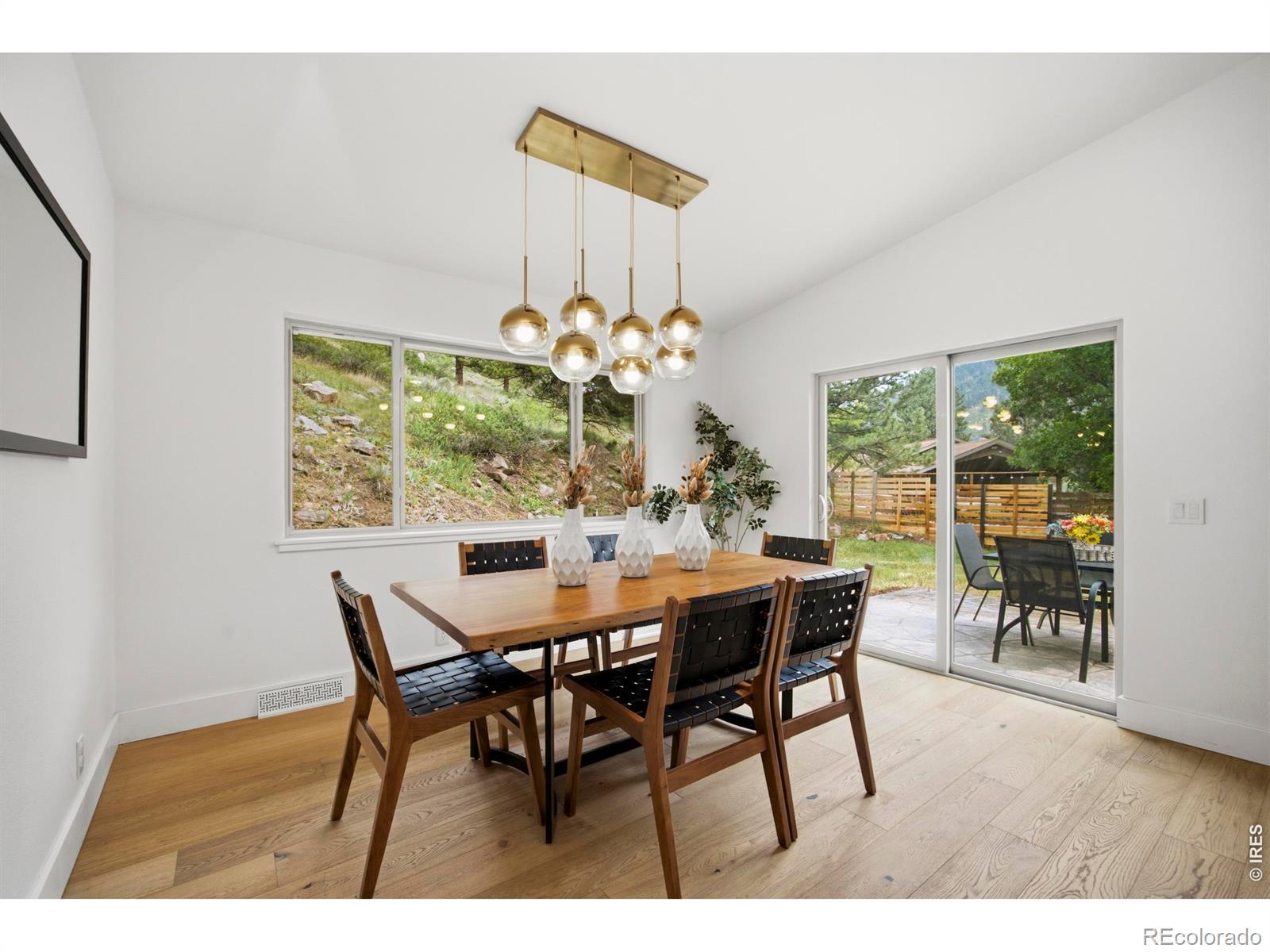 Image 3: Beautiful dining- inside or out.