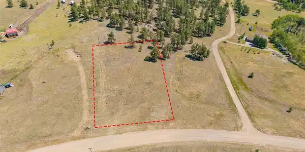 Image 4: Property Lines are Approximate and not a survey Image 4: Property Lines are Approximate and not a survey