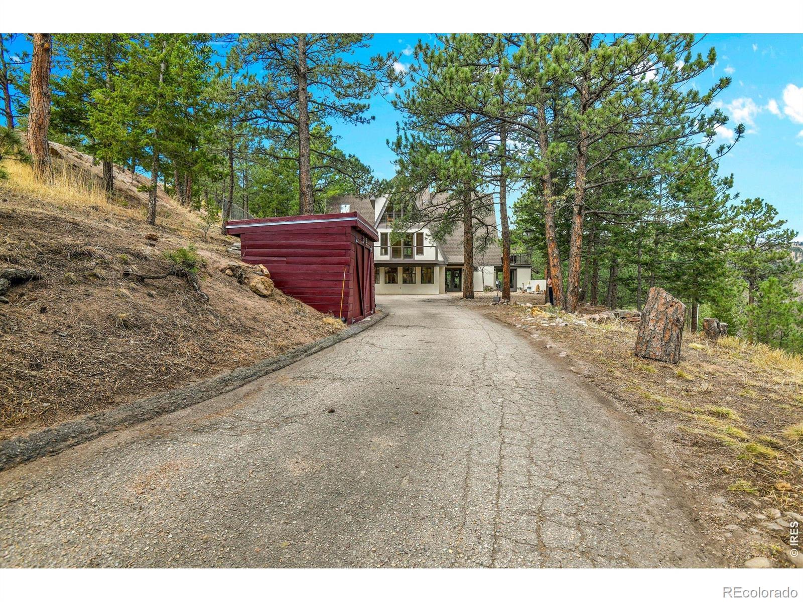 Image 3: Flat, private driveway Image 3: Flat, private driveway