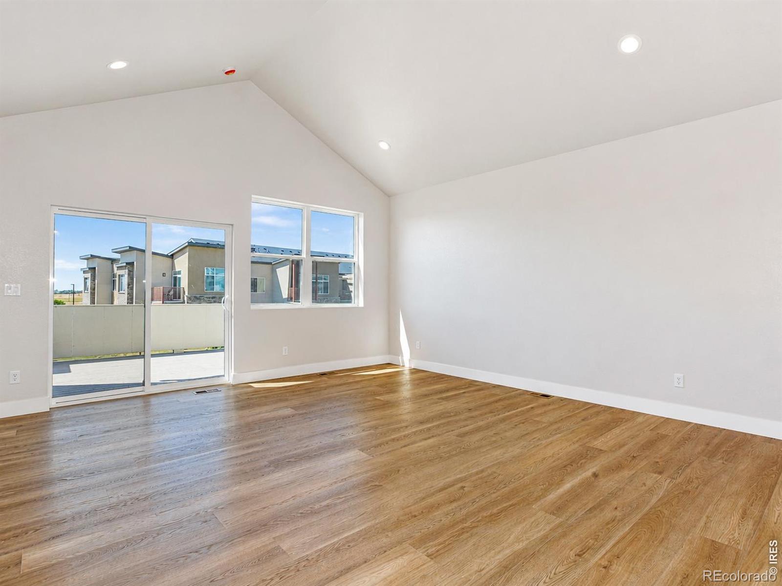Image 3: Main Unit Living Image 3: Main Unit Living