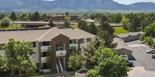 33 S Boulder Circle