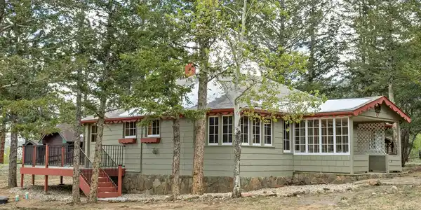 881 Spring Street