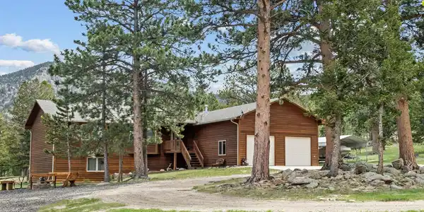 3807 Dollar Lake Drive