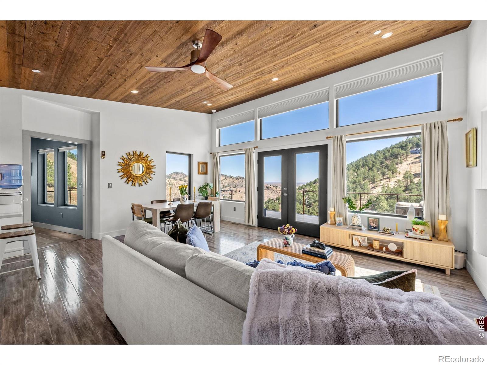 Image 2: Great room Image 2: Great room