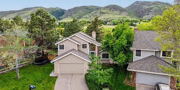 33 Tecoma Circle