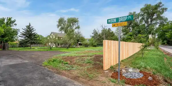 Image 3: Build up to a 40 house on this lovely lot. Seller financing available for lot purchase.