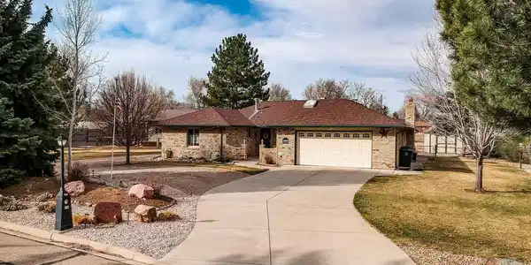 2806 Lake Park Way