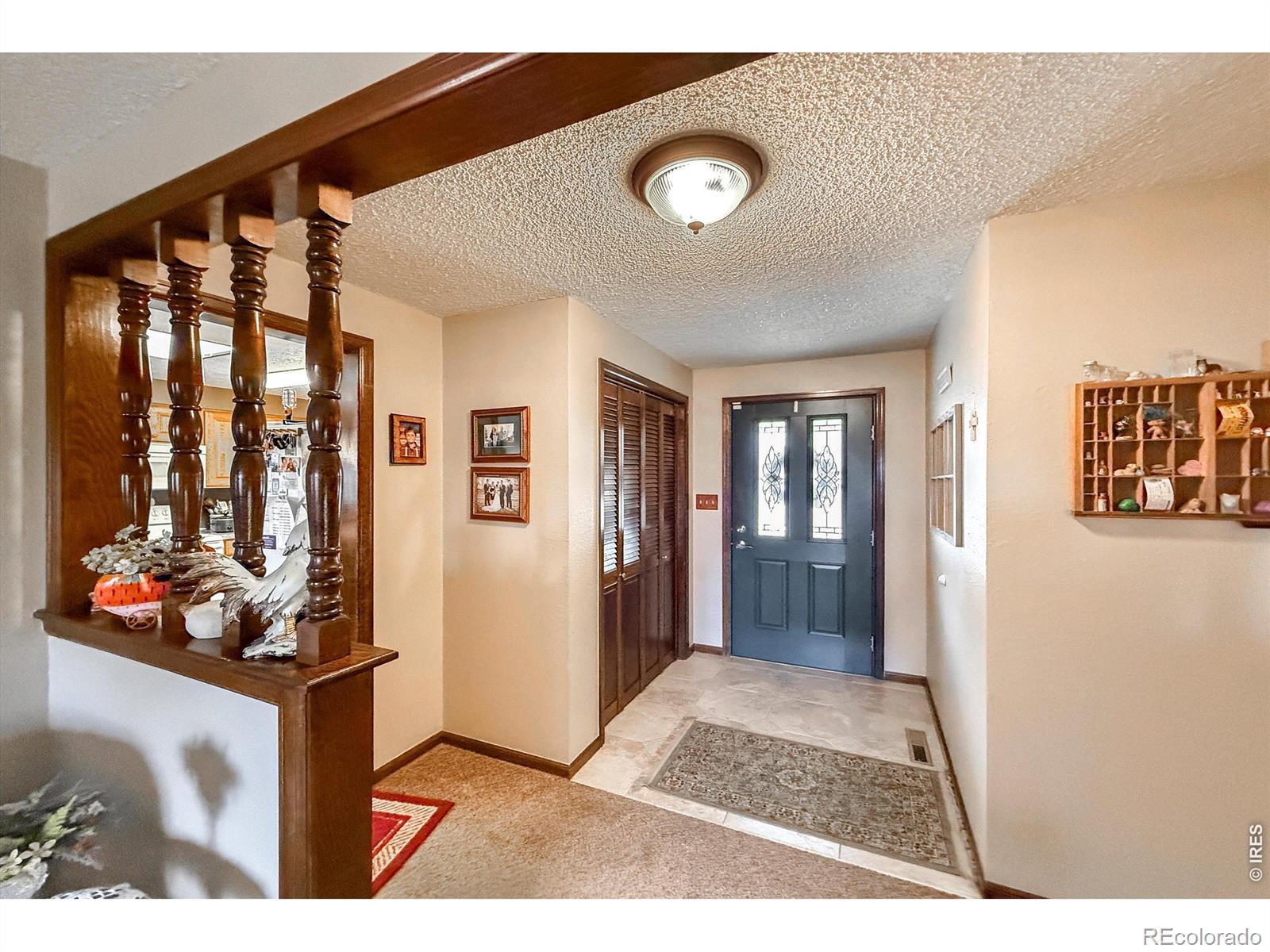 Image 4: Foyer