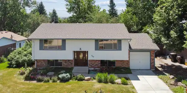 727 Ithaca Drive