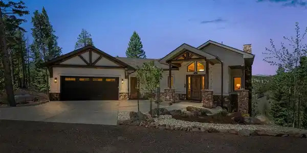 7147 Lodgepole Court
