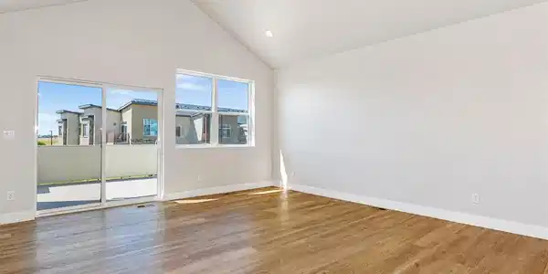 Image 3: Main Unit Living