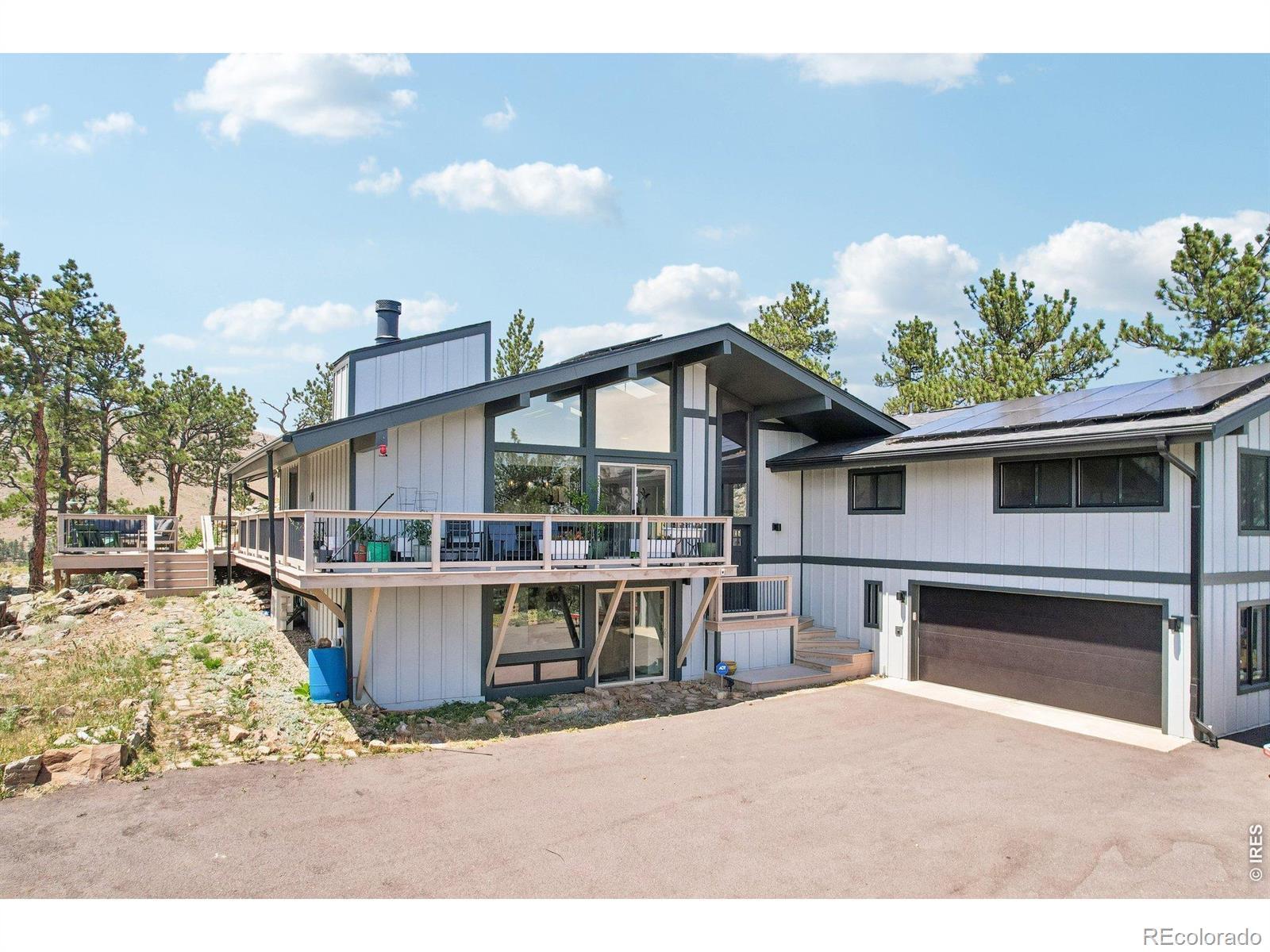 Image 4: 2.5 Car Garage Image 4: 2.5 Car Garage