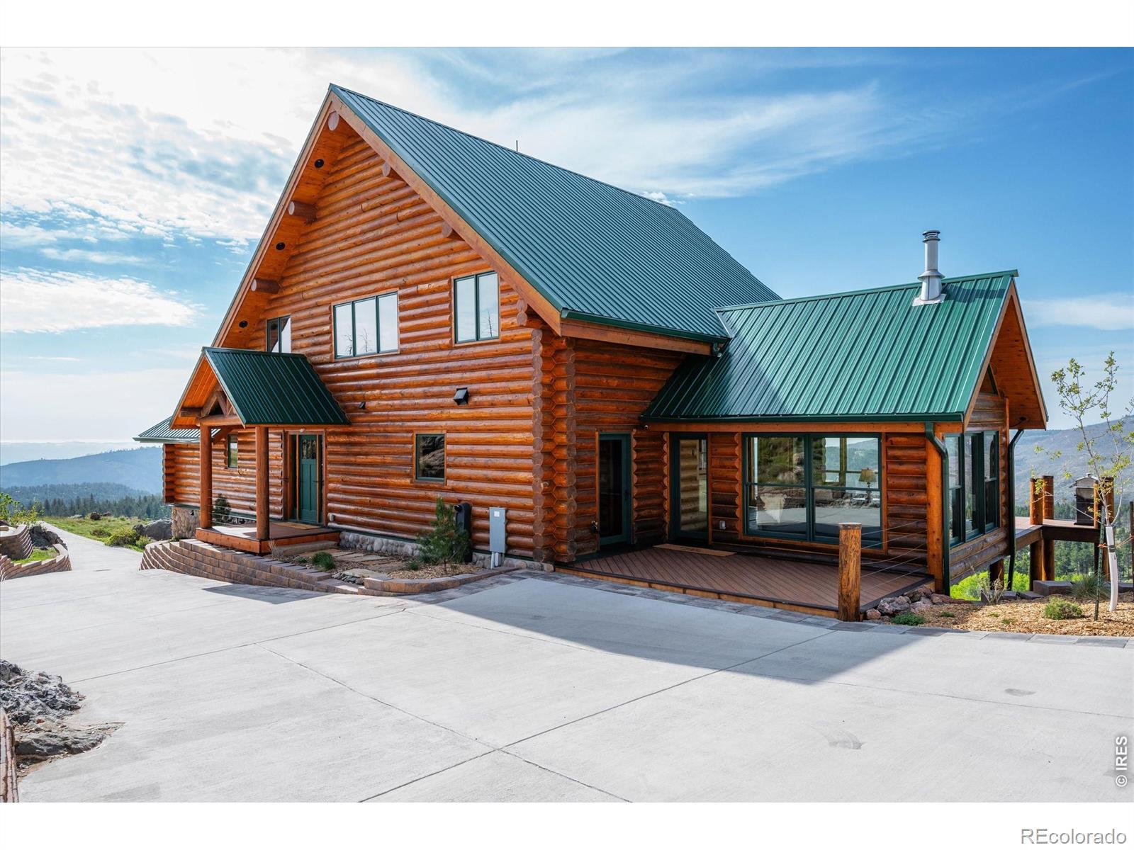 Image 2: Beautifully presented front entry Image 2: Beautifully presented front entry