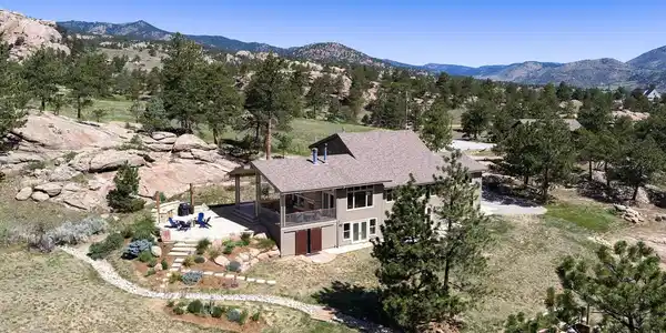 300 Colard Lane
