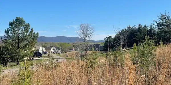 69 Barrows Hill DR