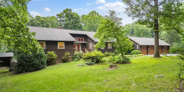 2524 Hopkins RD