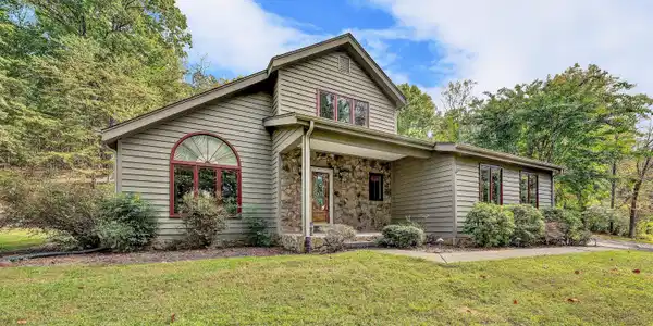 29 Serenity LN